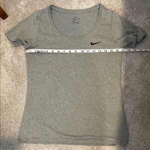 Nike Women's Heather Gray Short Sleeve Tee